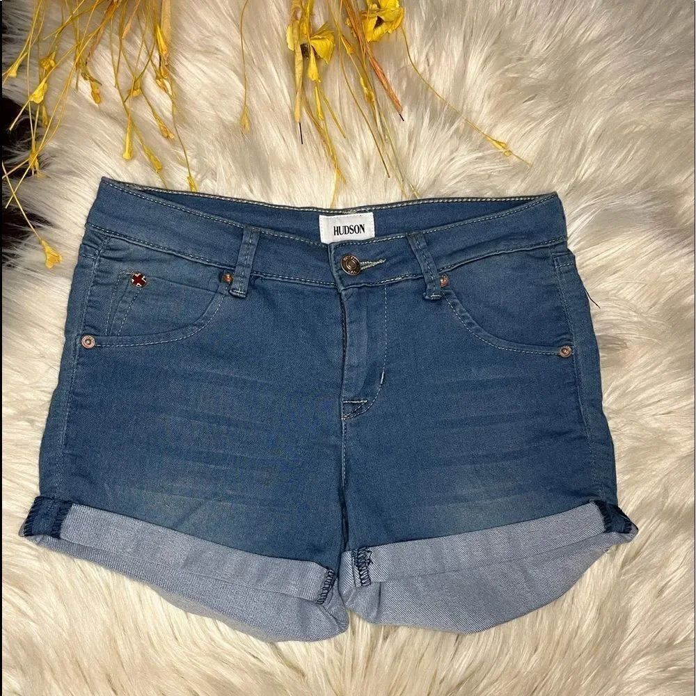 Hudson medium washed stretchy denim shorts sz 14